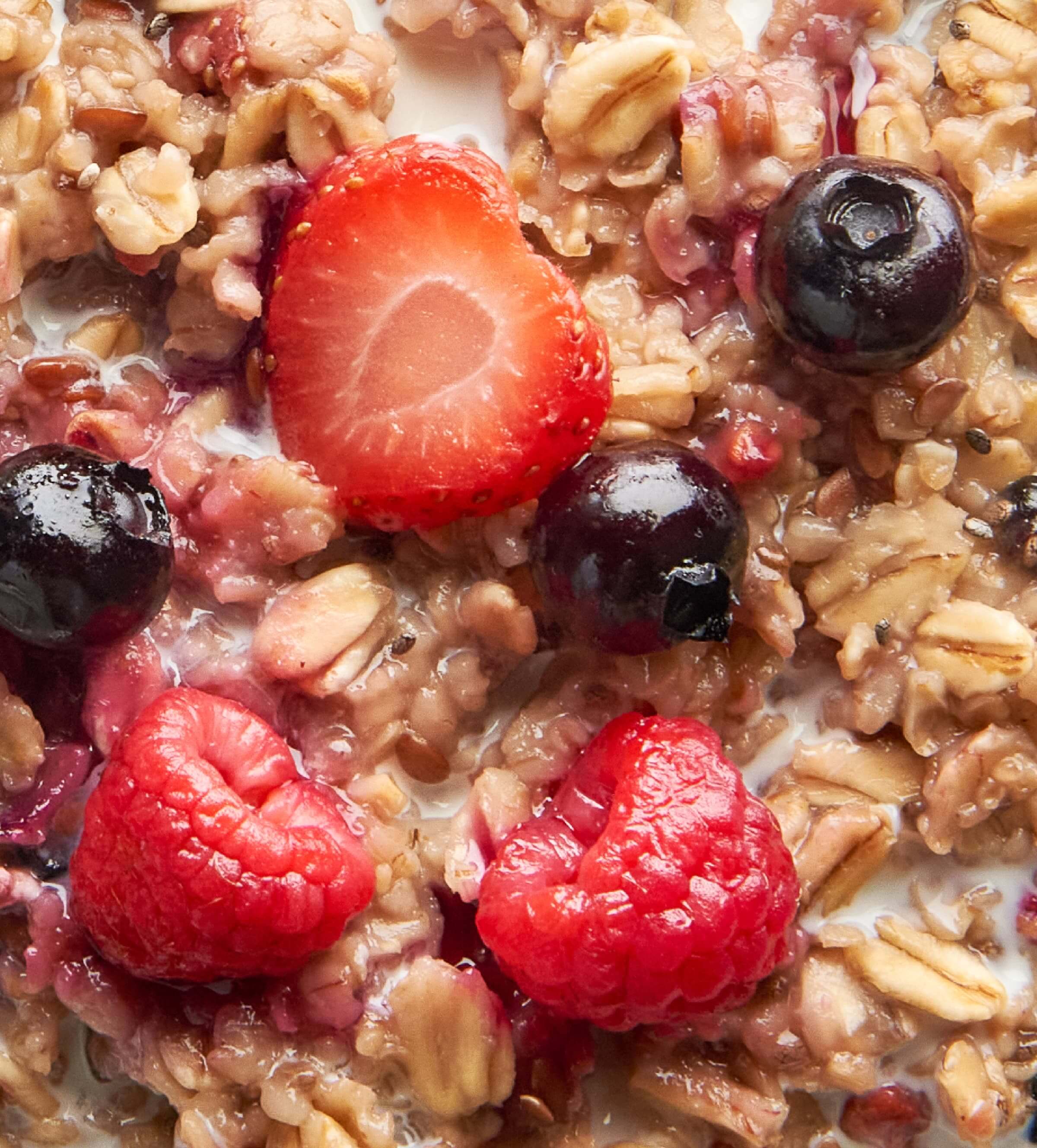 Mixed Berry Superfood Oat Cup with Prebiotic Fiber